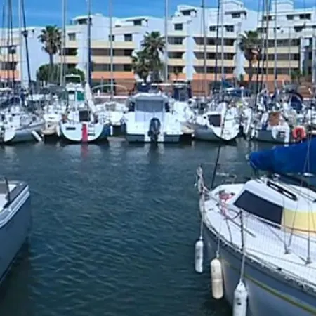 D'une A Avec Magnifique Vue Sur Le Lac Et Jardin Amenage Apartmán *